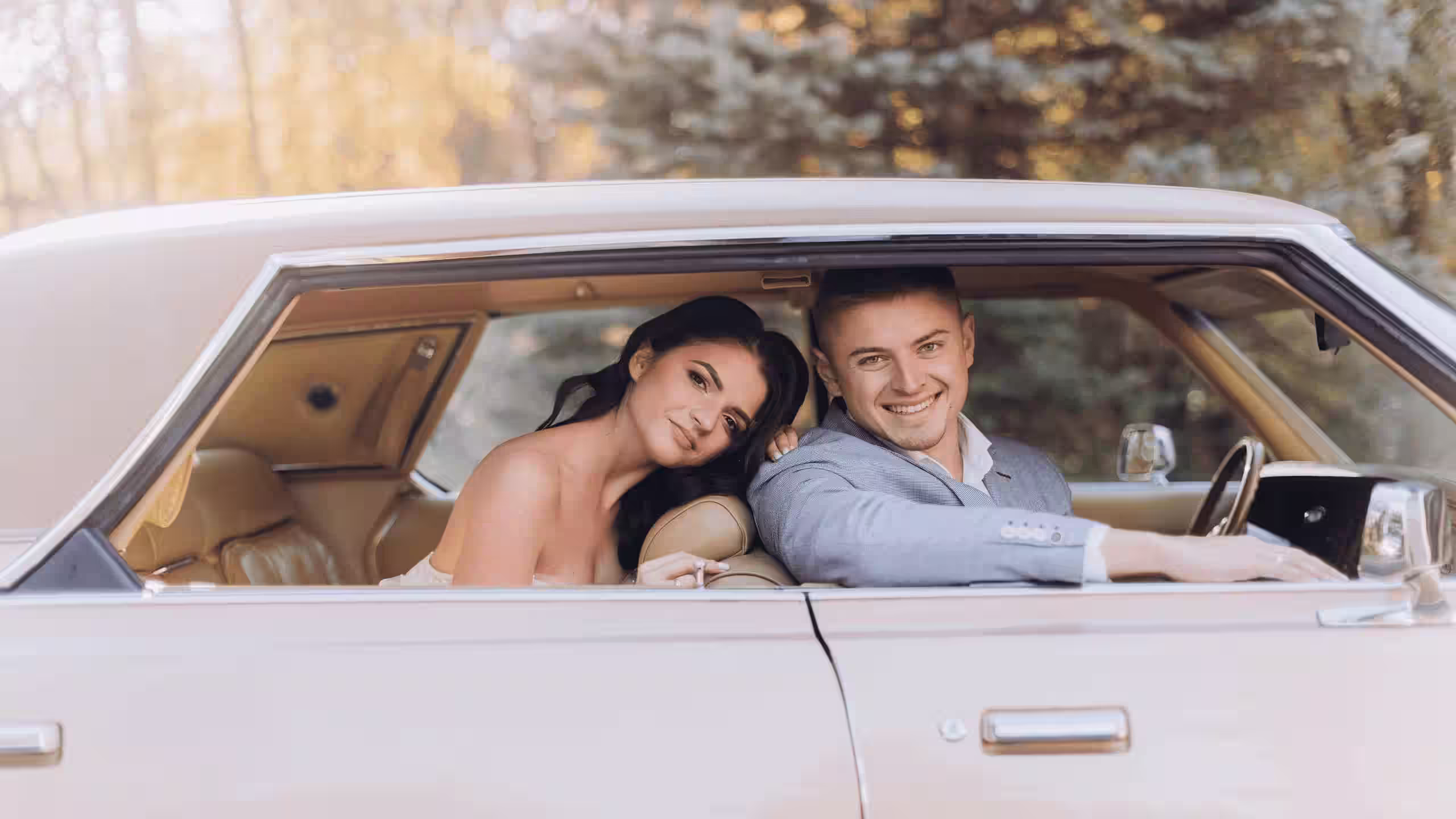 Paseo de bodas en auto de arriendo